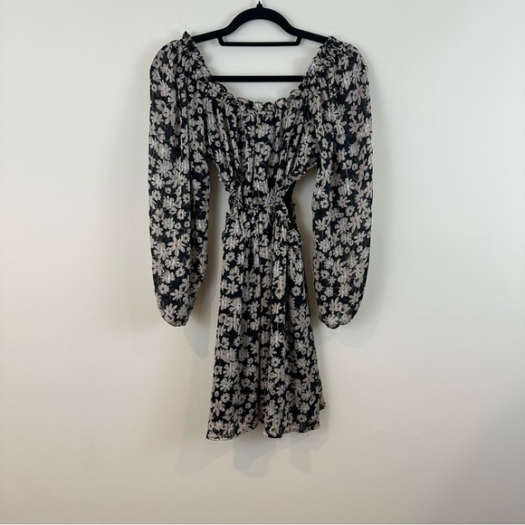 Astr Black and Cream Floral Long Sleeve Dress with Cut Outs Size Small - Picture 7 of 7